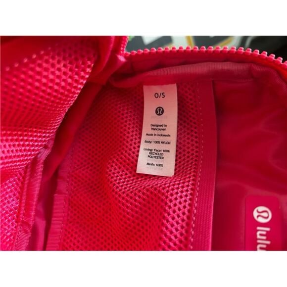 Lululemon Bright Pink Everywhere Belt Bag 1LNWOT - Picture 5 of 8
